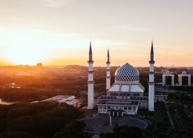 আল্লাহতায়ালা যে ৭টি গুণ পছন্দ করেন